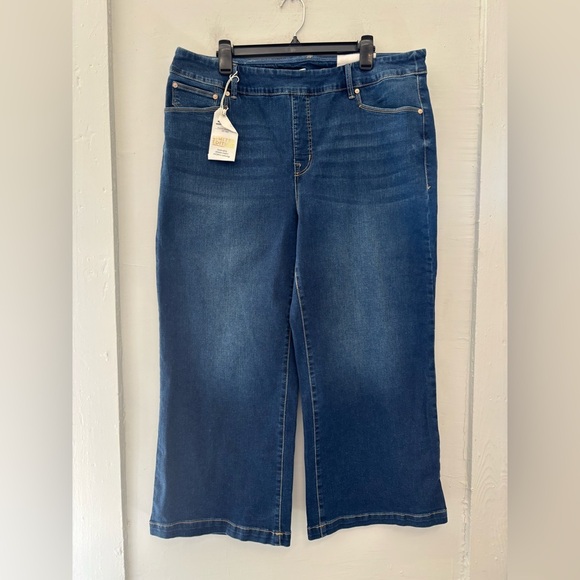 7 Seven Pull On Weekend Capri NWT Size 20 - Picture 1 of 6